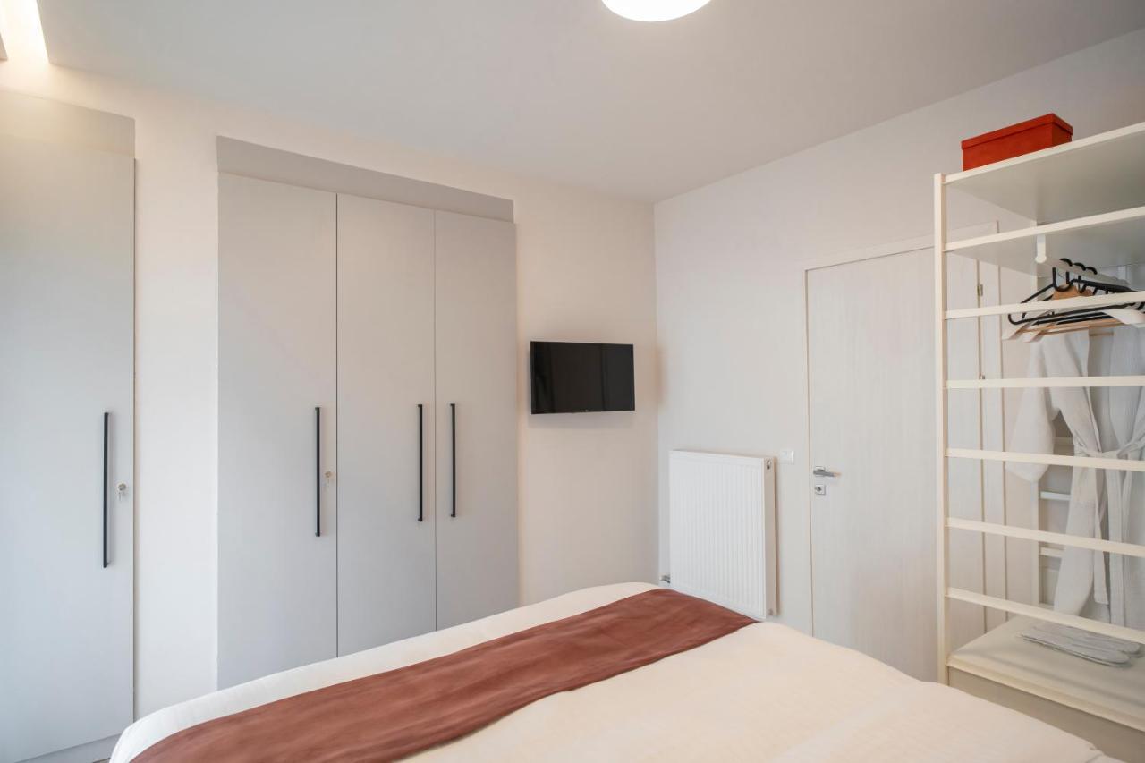 Apartment Palace *